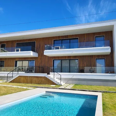 Apartment Silver Coast: Luxe Coastal Retreat With Pool Views Foz do Arelho