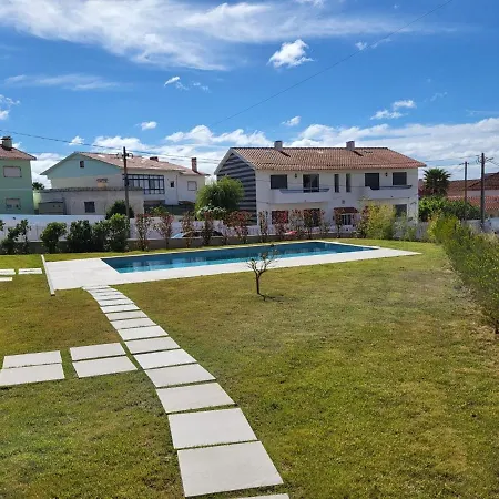 Silver Coast: Luxe Coastal Retreat With Pool Views Apartment *