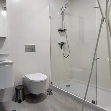 Apartment Silver Coast: Luxe Coastal Retreat With Pool Views Foz do Arelho