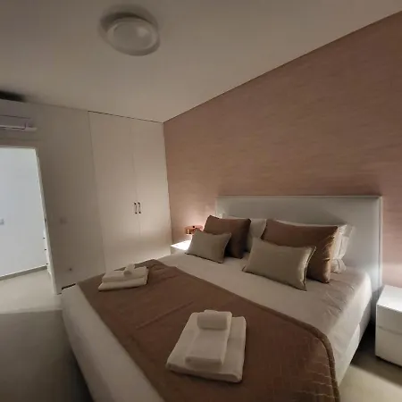 Silver Coast Luxe With 3 Bedrooms, 2 Bathrooms And A Beautiful View On The Swimmingpool In A Cosy Coastvillage Between The Famous Surfplaces Peniche And Nazare Apartament