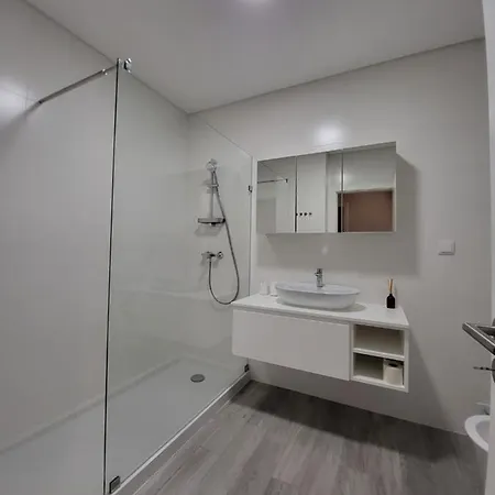 Apartament Silver Coast Luxe With 3 Bedrooms, 2 Bathrooms And A Beautiful View On The Swimmingpool In A Cosy Coastvillage Between The Famous Surfplaces Peniche And Nazare