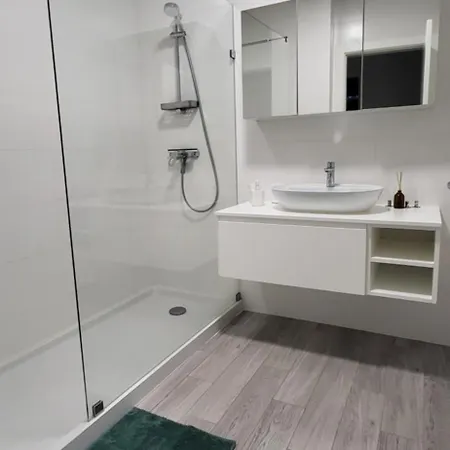 Silver Coast Luxe With 3 Bedrooms, 2 Bathrooms And A Beautiful View On The Swimmingpool In A Cosy Coastvillage Between The Famous Surfplaces Peniche And Nazare Apartament