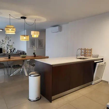 Silver Coast Luxe With 3 Bedrooms, 2 Bathrooms And A Beautiful View On The Swimmingpool In A Cosy Coastvillage Between The Famous Surfplaces Peniche And Nazare